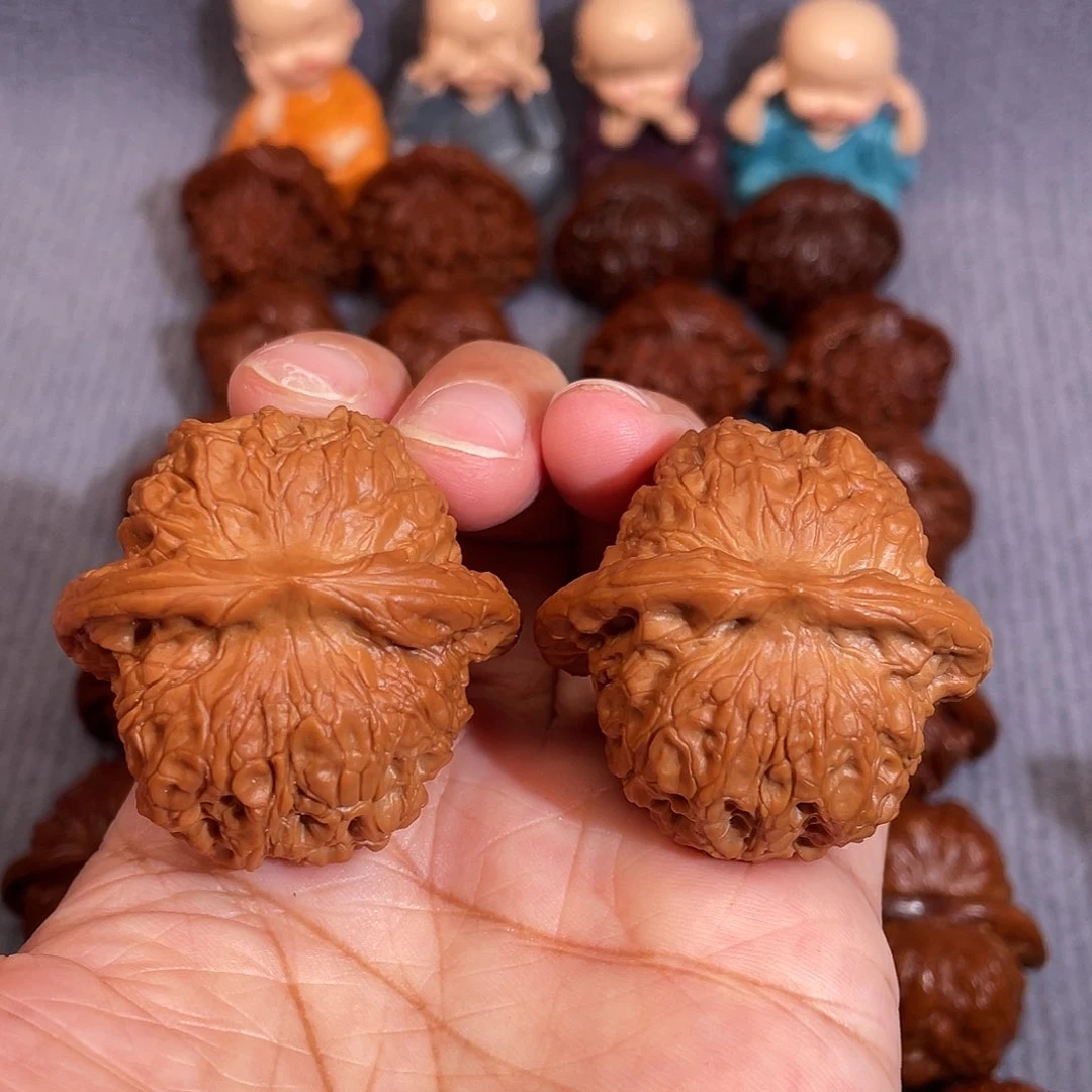 文玩核桃吊坠血麒麟41