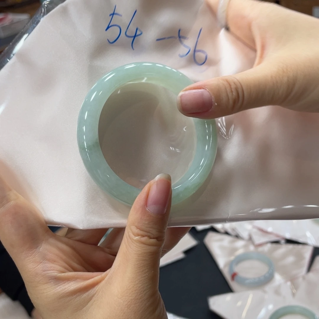 翡翠未镶嵌手镯手镯