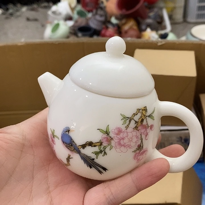 陶瓷艺术品及陶瓷壶