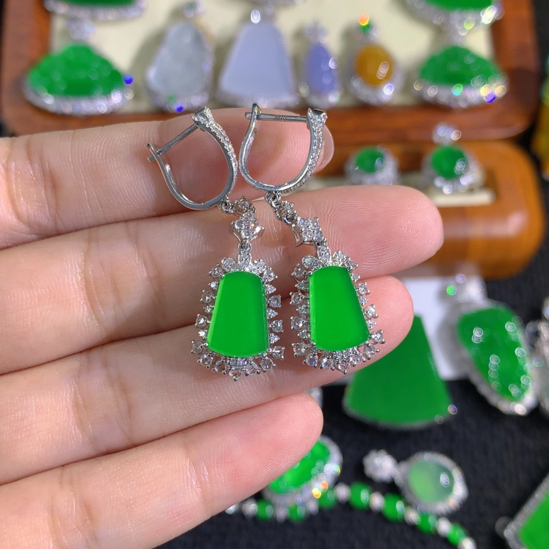 翡翠18K金镶嵌耳饰