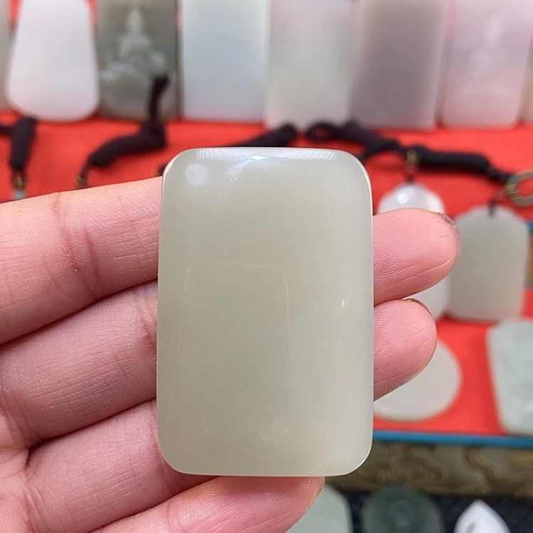 【闪购商品】颈饰未镶嵌和田玉