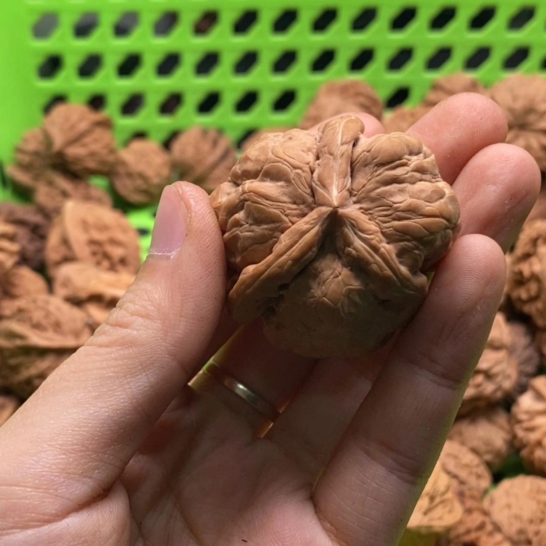 沧***提文玩核桃吊坠定制商品不退不换