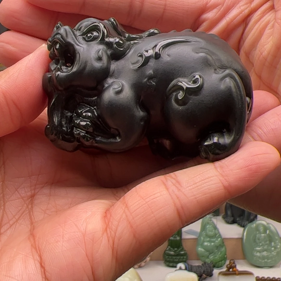 和田玉未镶嵌把件