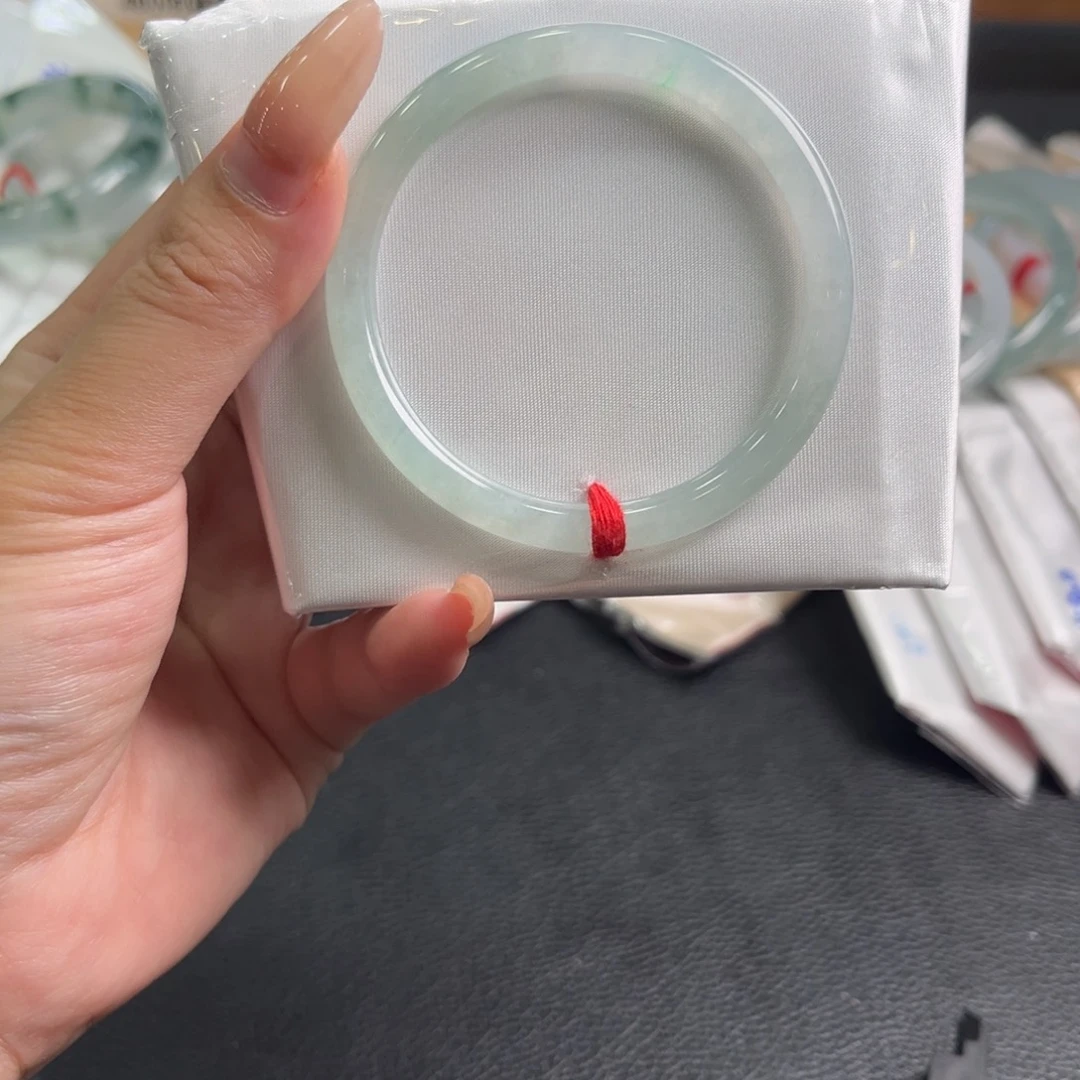翡翠未镶嵌手镯52细条力推