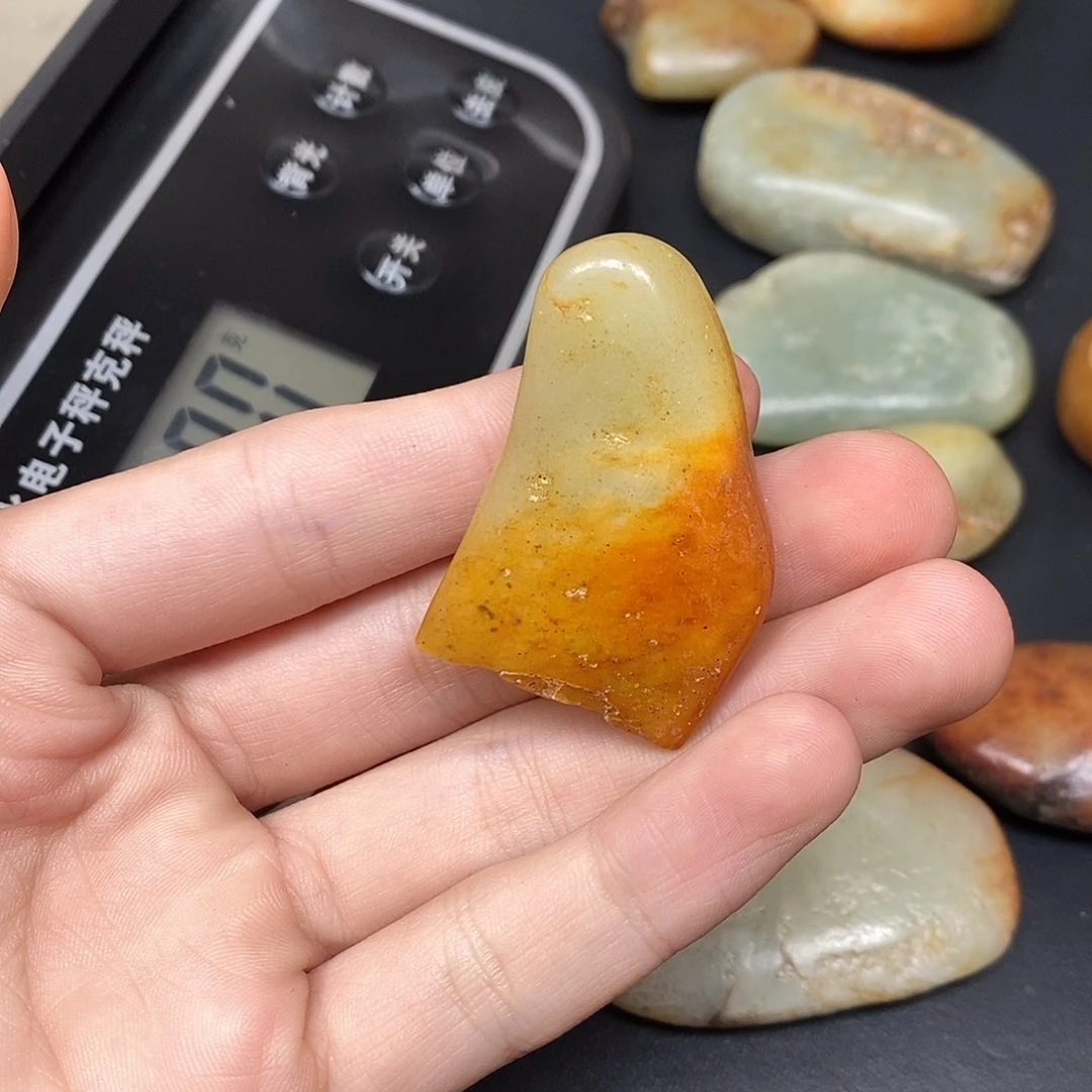 和田玉（糖玉）未镶嵌挂件