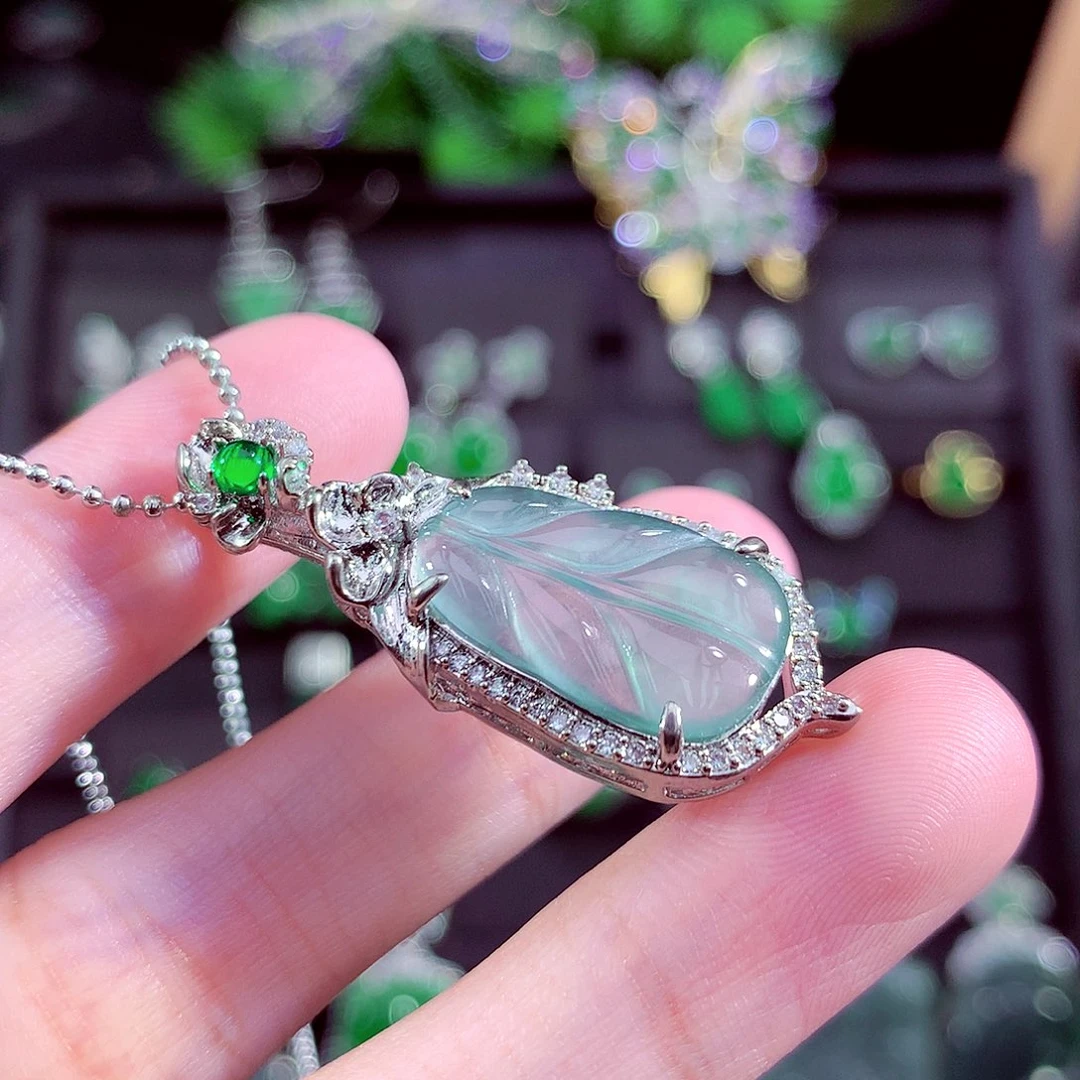 颈饰未镶嵌翡翠天然