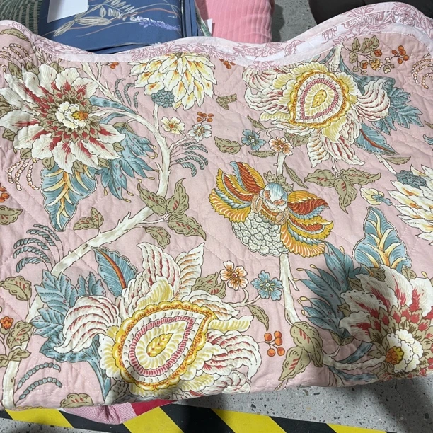 《小银》约130*200肉粉色大欧花全棉床盖