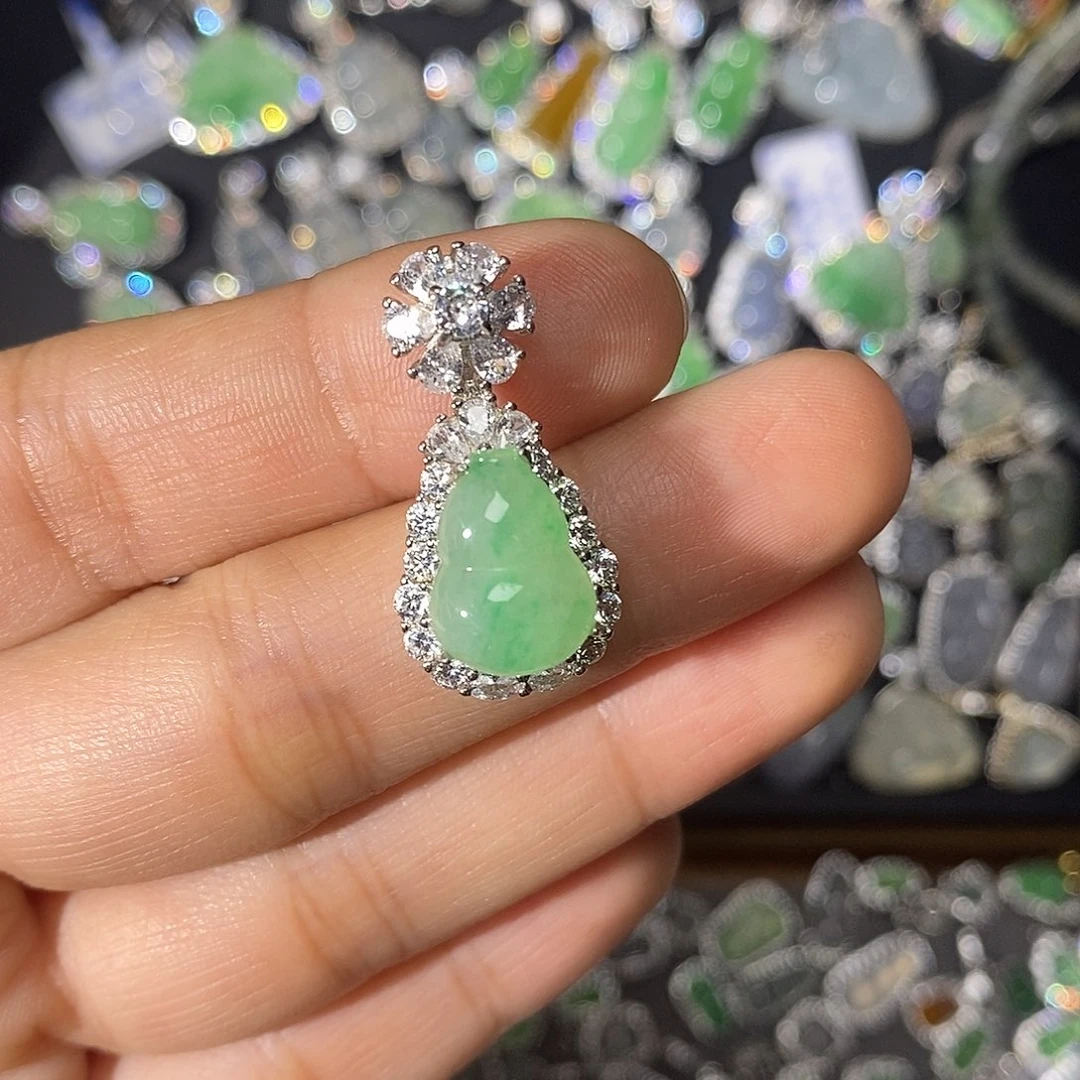 翡翠银S925镶嵌颈饰翡翠