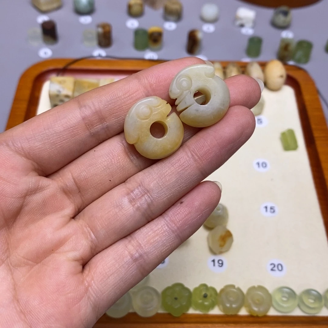 蛇纹石玉配饰合金t****g