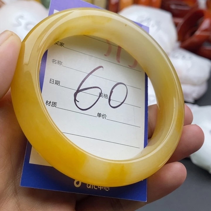 石英质玉未镶嵌手镯