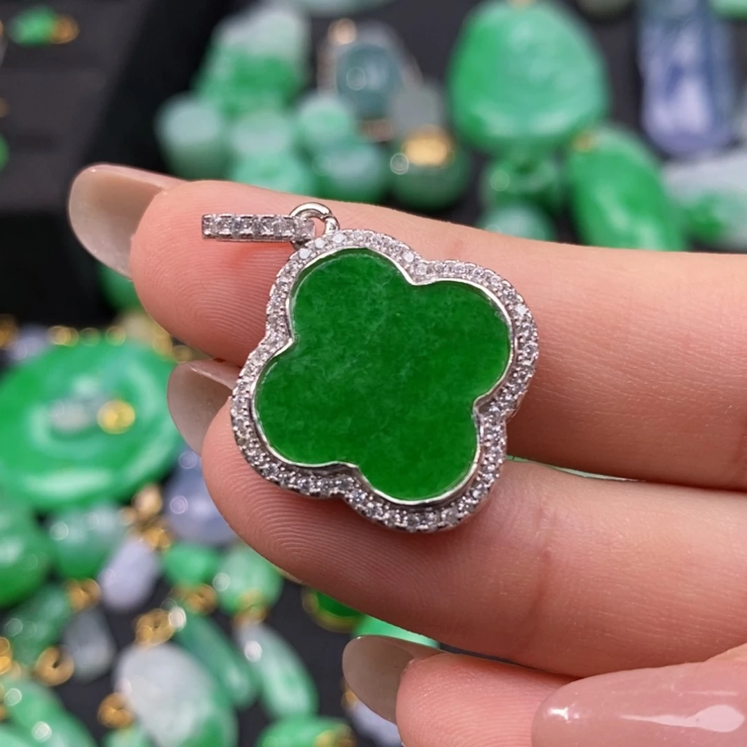 翡翠颈饰银S925镶嵌翡翠