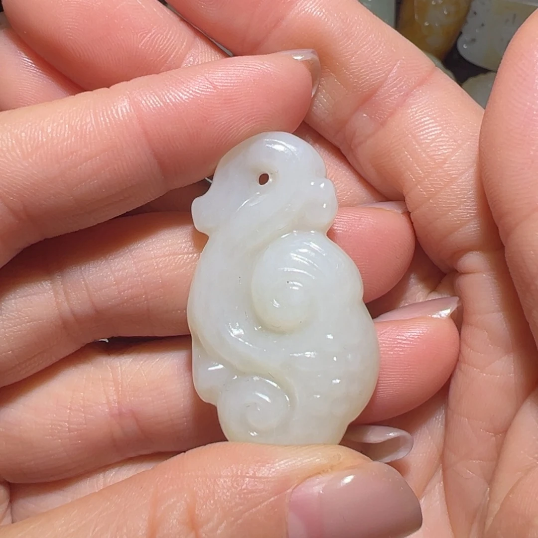 颈饰未镶嵌和田玉厚**娇