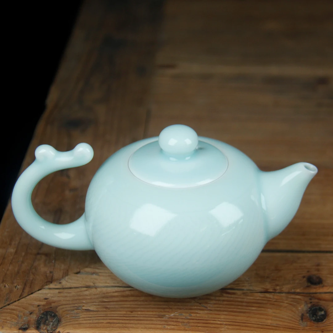 龙泉青瓷粉青流转千年茶壶