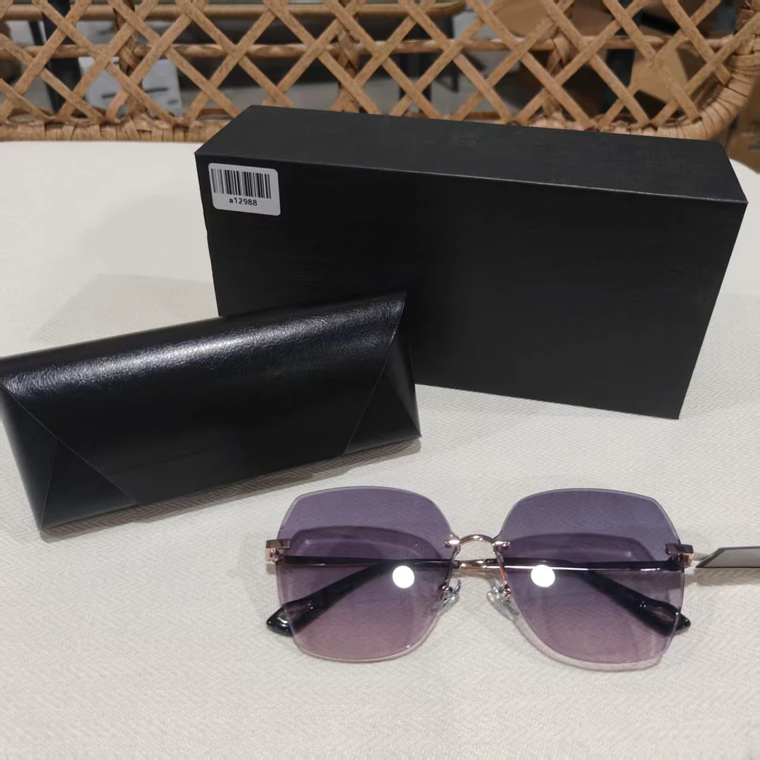 高端太阳镜  驾驶户外两用 方形大框设计 19076款墨镜