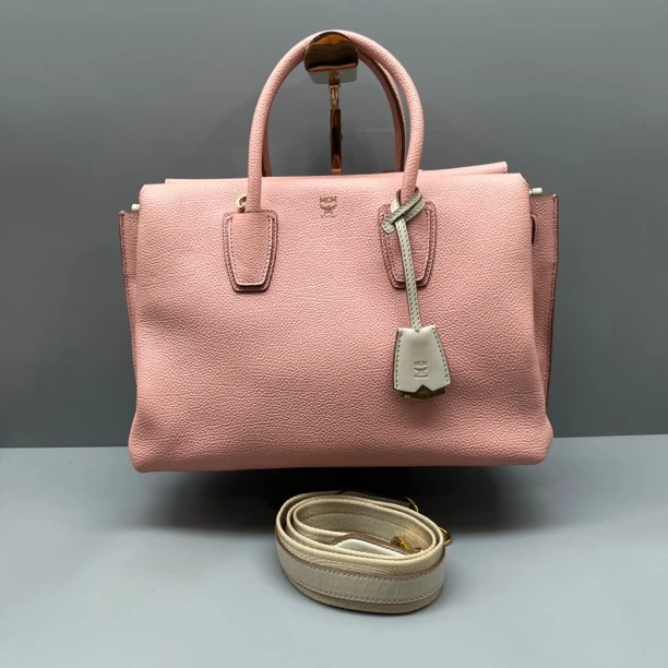 95新 MCM 粉色荔枝纹通勤包 尺寸34*21 SV17355