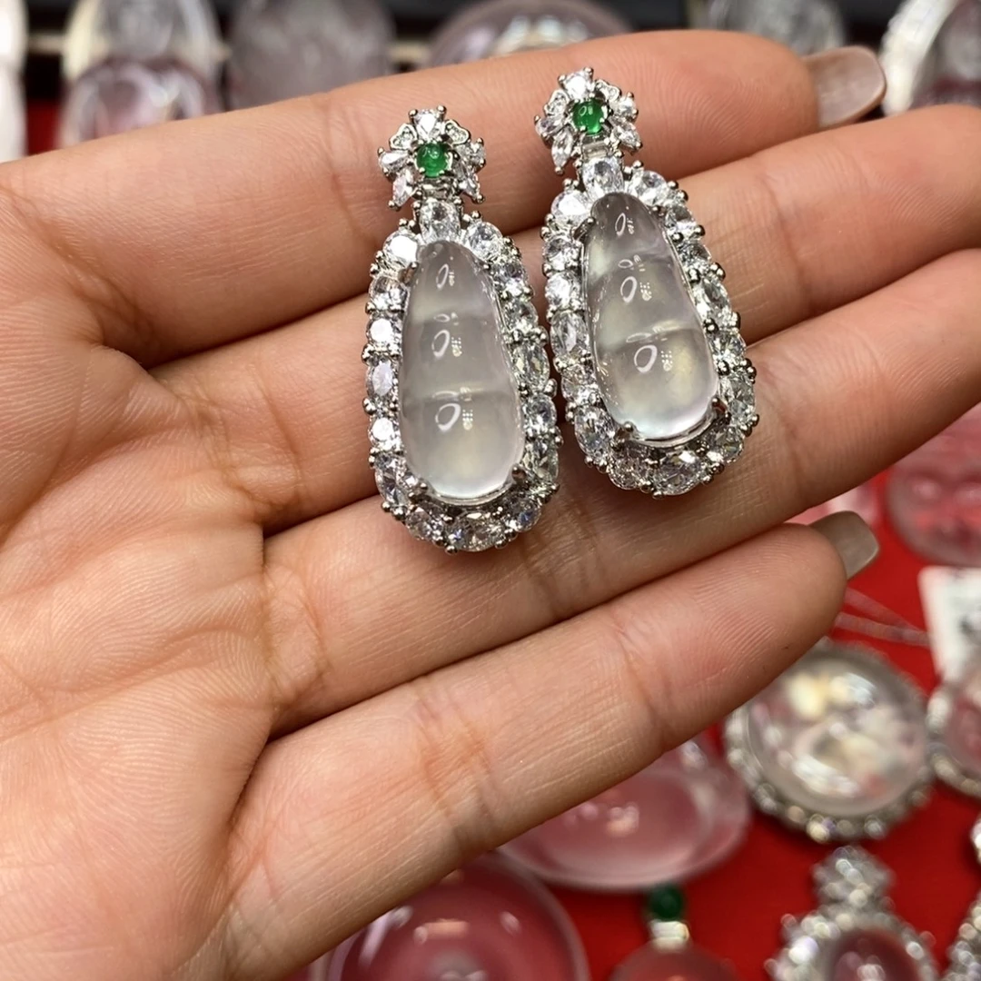 石英质玉合金吊坠随机发一