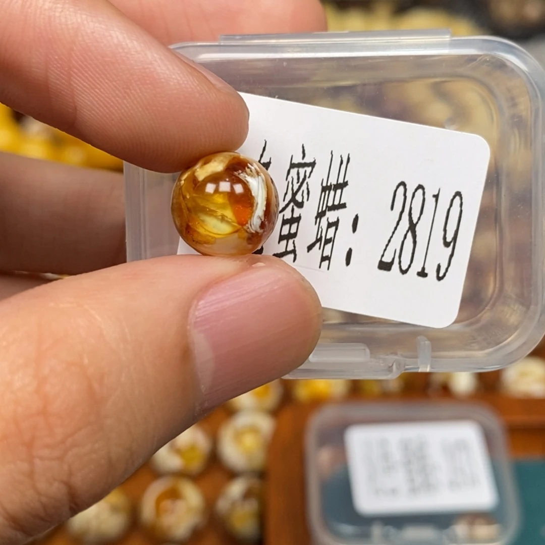 蜜蜡未镶嵌珠宝奇石2819