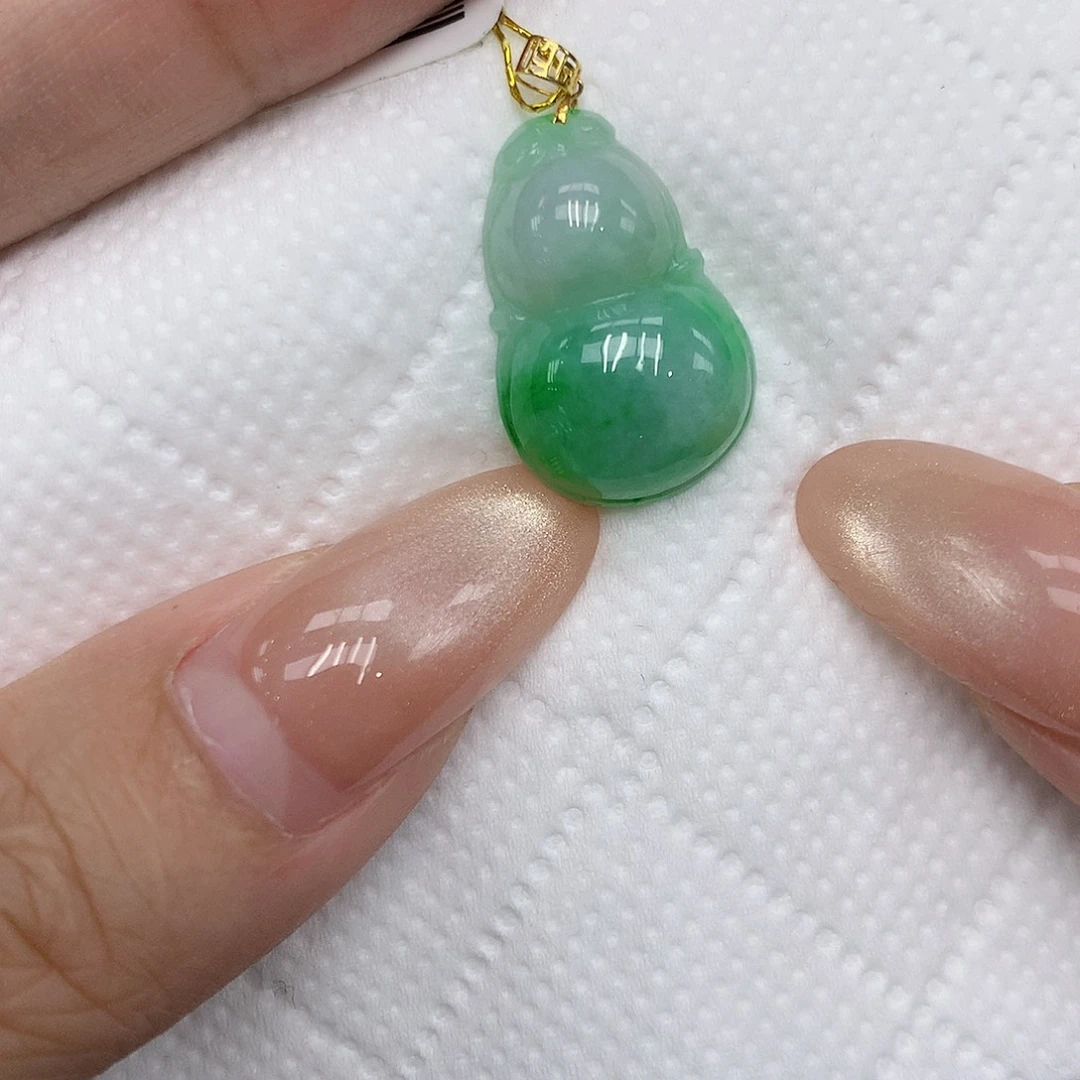 颈饰18K金镶嵌翡翠