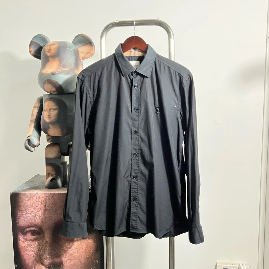 99新 BURBERRY/博柏利 tb刺绣衬衫 p2603 尺码L衣长78胸围57编码2