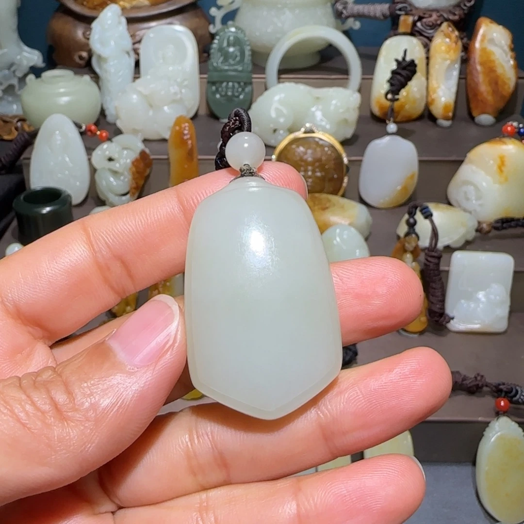 木***風和田玉未镶嵌颈饰