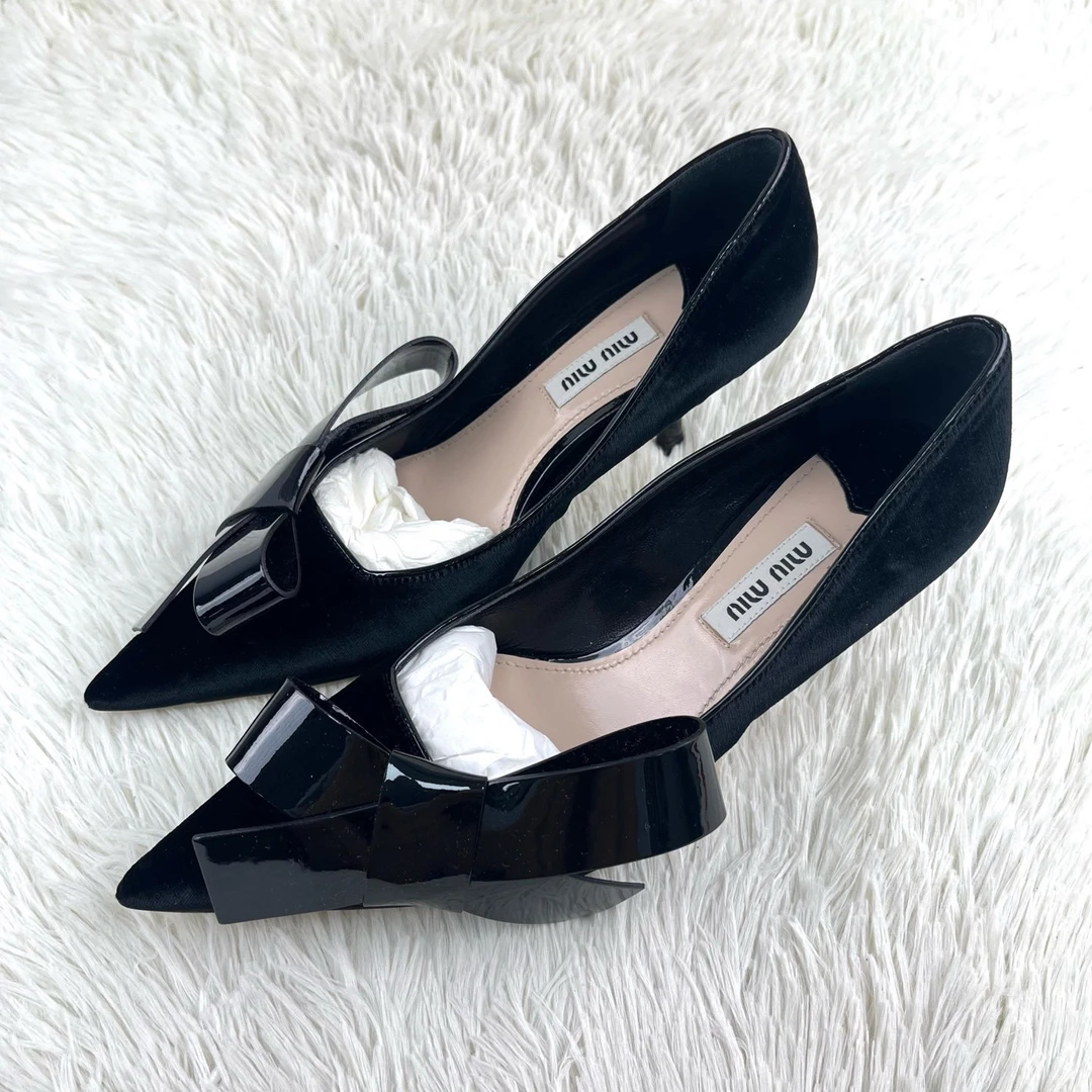 未使用 MIU MIU/缪缪 黑色漆皮蝴蝶结高跟鞋35.5码原盒