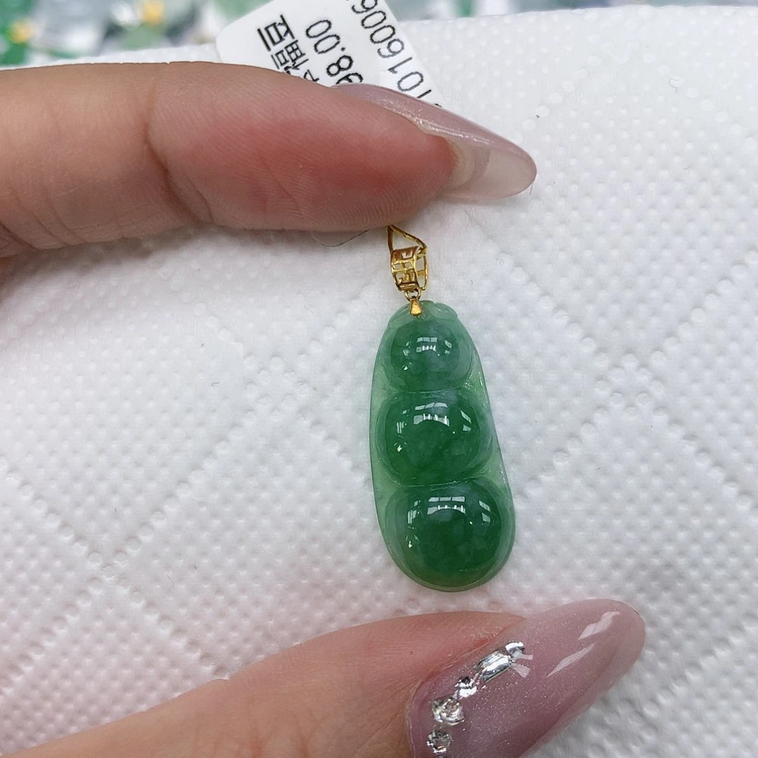 颈饰18K金镶嵌翡翠