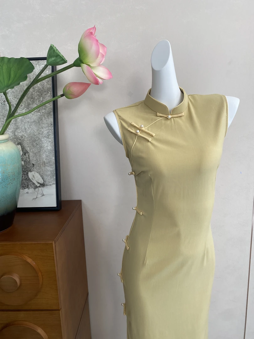 2025新款旗袍年轻款奶黄色少女2025新款复古中国风时尚修身-09