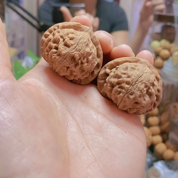【闪购商品】文玩核桃把件39.5宫灯红皮