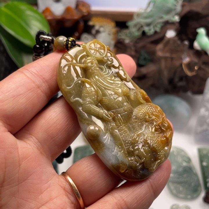 翡翠未镶嵌颈饰玉