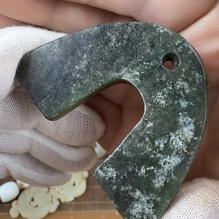 和田玉挂件未镶嵌石*