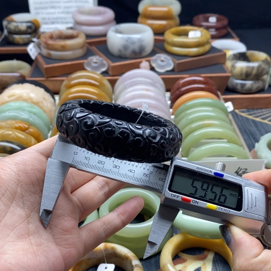 石英质玉未镶嵌手镯