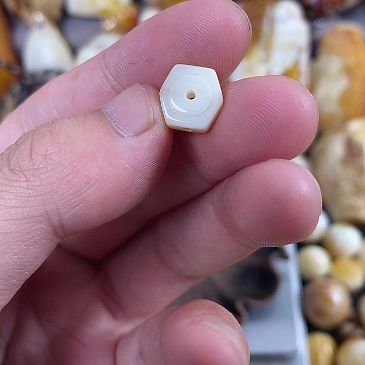 琥珀未镶嵌裸石我