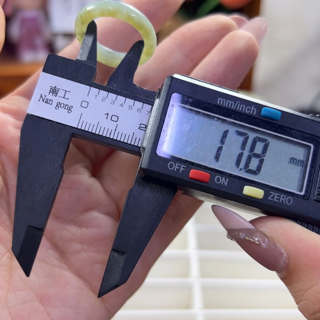 蛇纹石玉未镶嵌手镯238