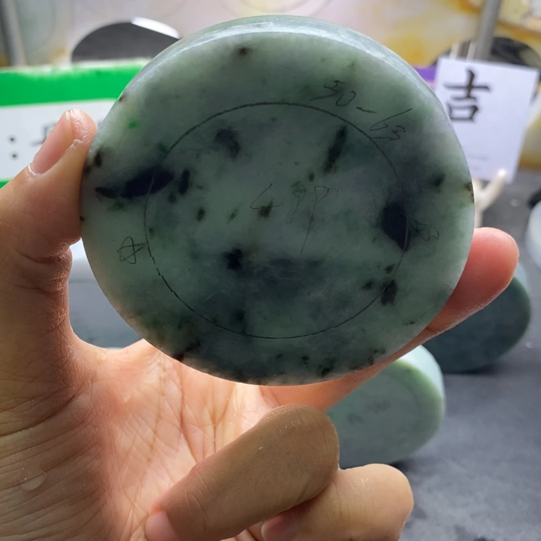 定制翡翠未镶嵌翡翠手镯