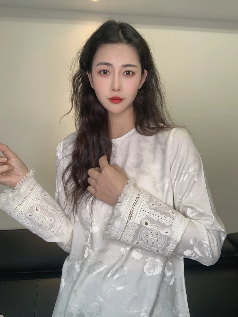 九月   精致蕾丝     新款春夏薄重工提花显瘦气质衬衣