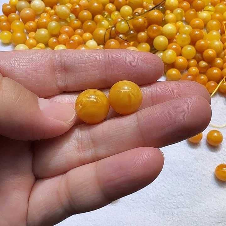 钰***y蜜蜡未镶嵌颈饰吊坠