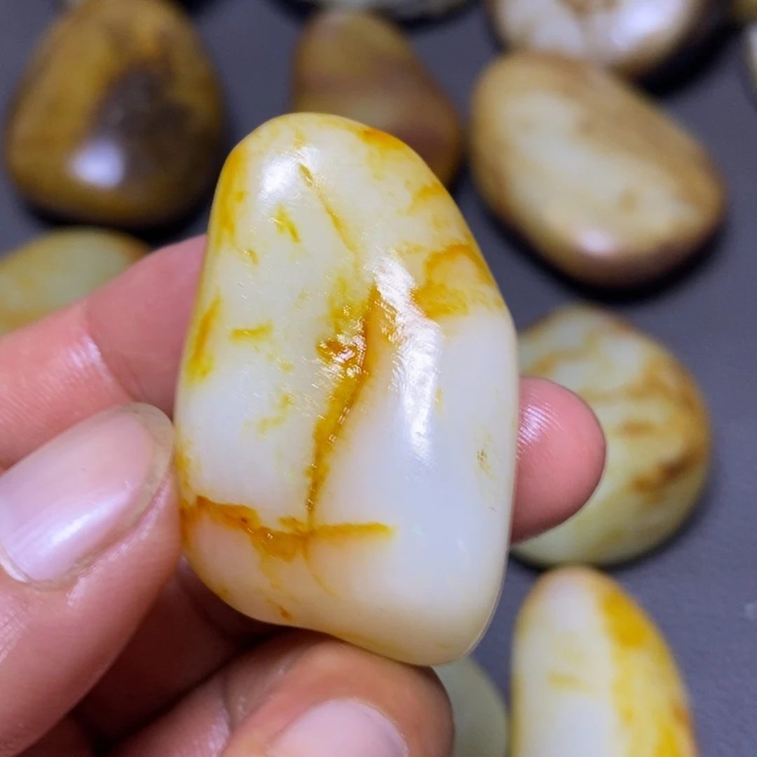 未镶嵌和田玉（糖玉）挂件