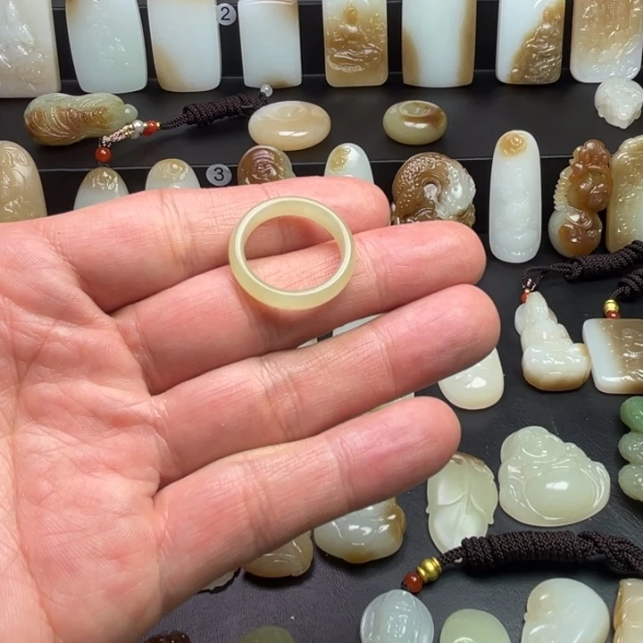 和田玉颈饰未镶嵌幸*