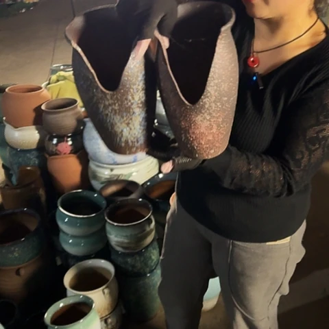 口14高26瑕疵两个盆。