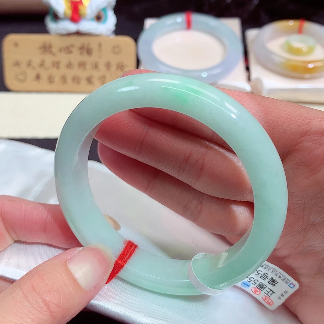翡翠未镶嵌手镯583