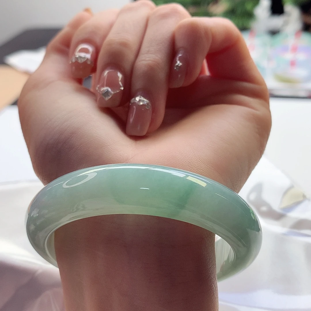 翡翠手镯未镶嵌天然翡翠56-57芙蓉底飘绿宽版