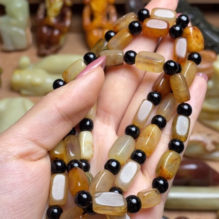 蛇纹石玉未镶嵌颈饰