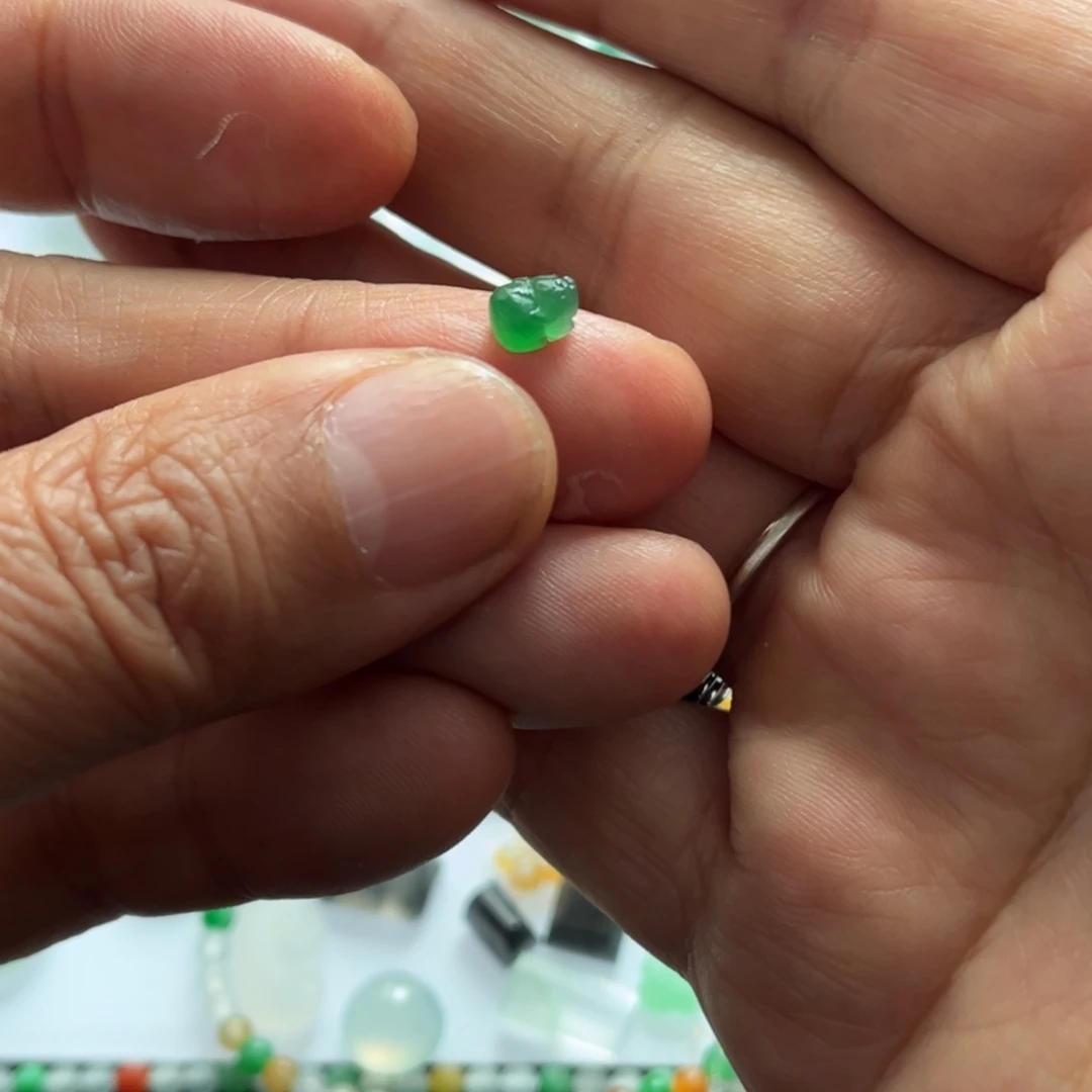 定制翡翠未镶嵌貔貅