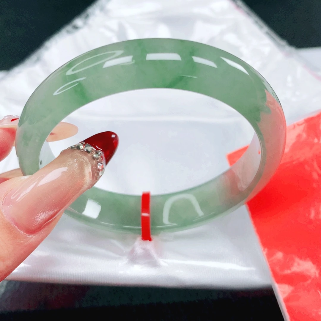 翡翠未镶嵌手镯53贵