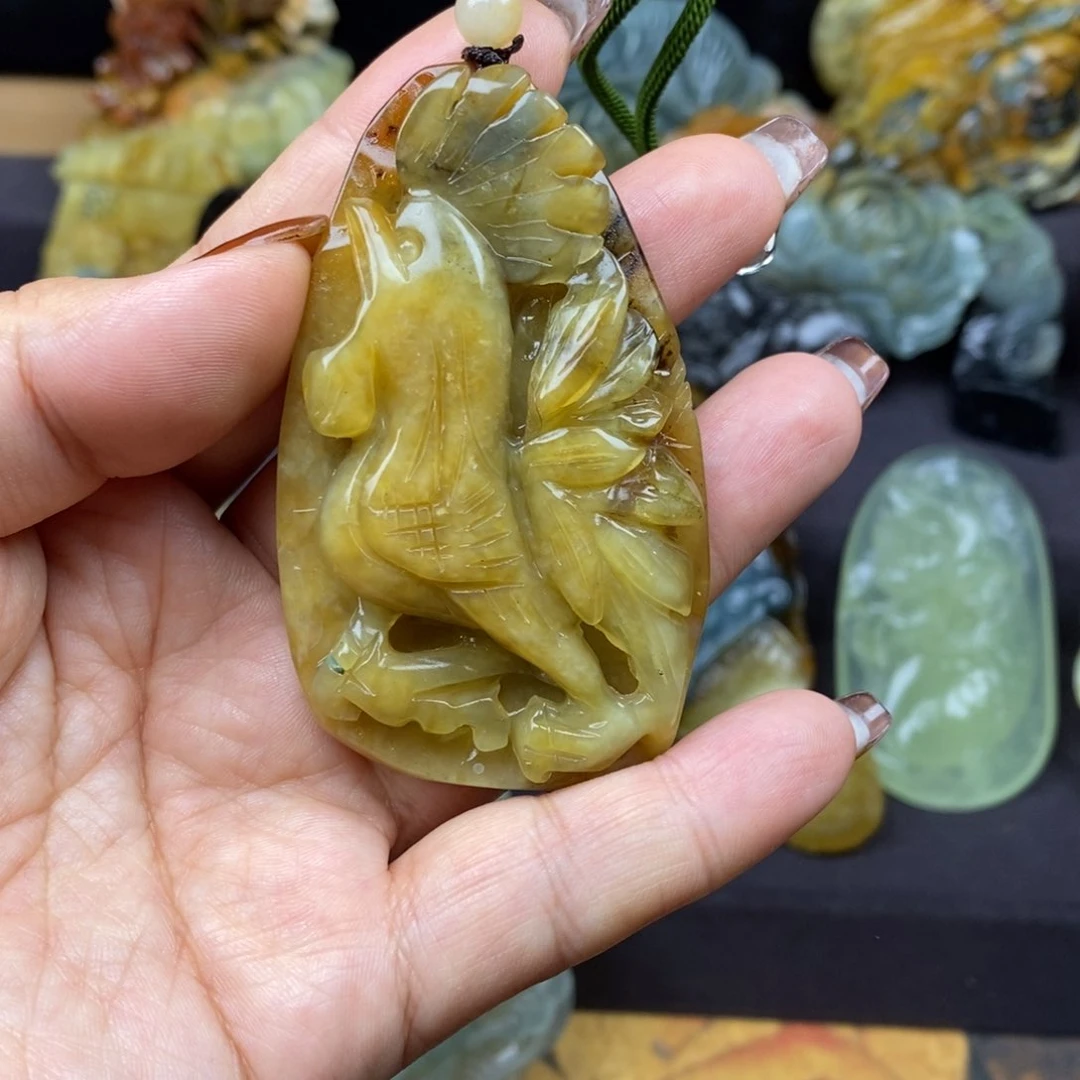 蛇纹石玉颈饰未镶嵌