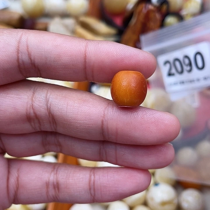 蜜蜡未镶嵌珠宝奇石13