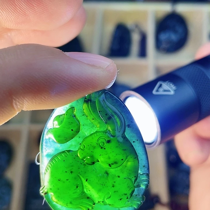 蛇纹石玉未镶嵌挂件