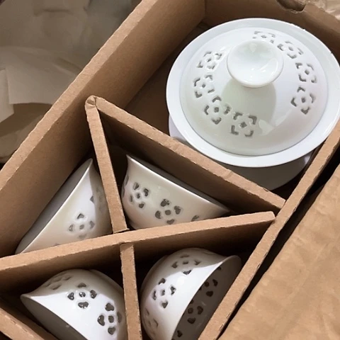 微瑕，不能明火，一个盖碗4个杯