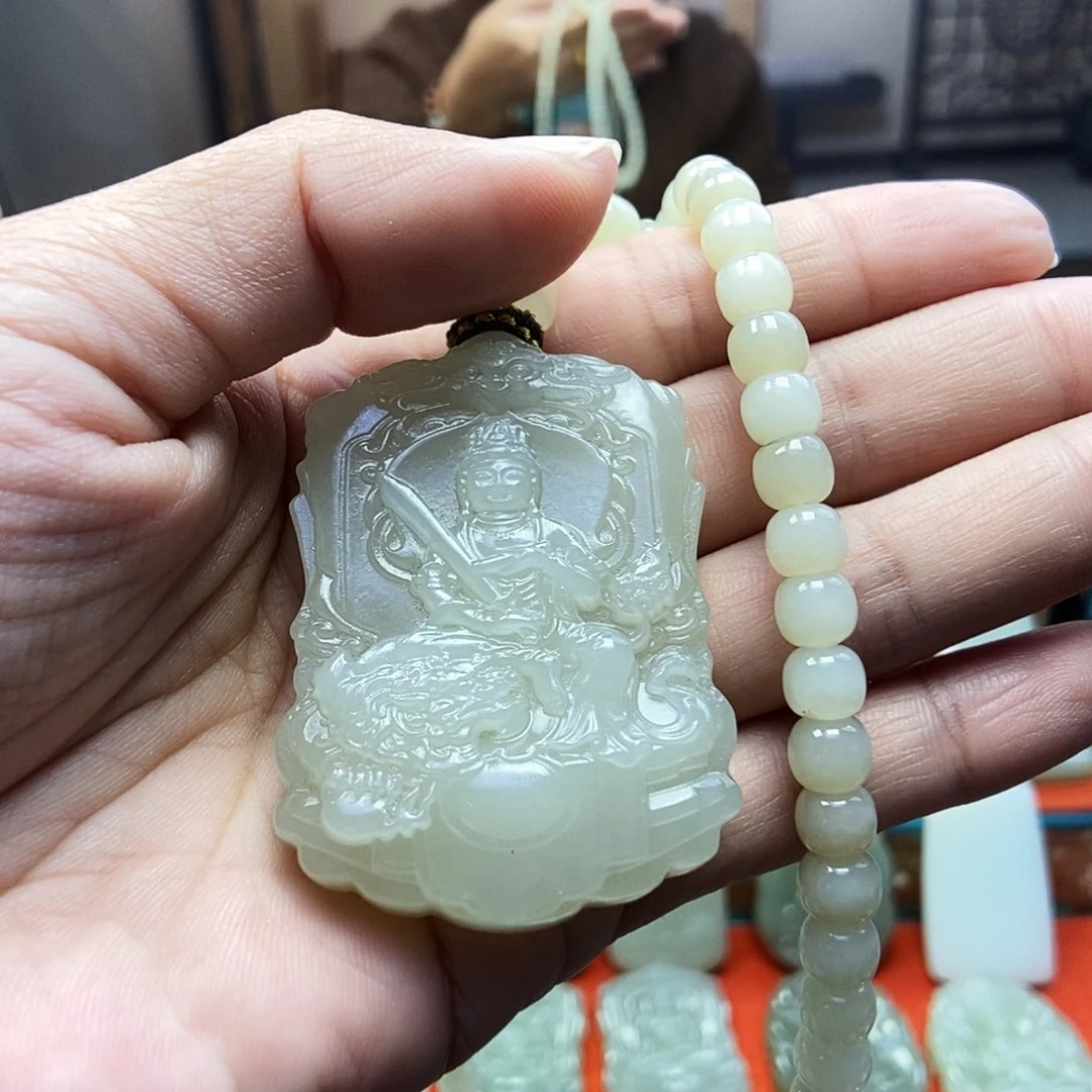 颈饰未镶嵌和田玉塘*
