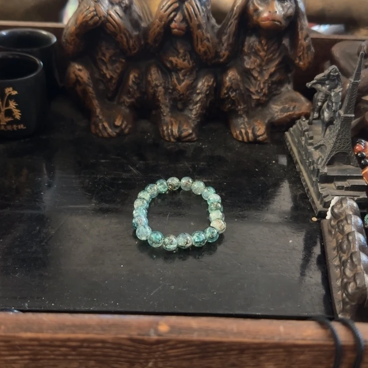 石英质玉颈饰合金